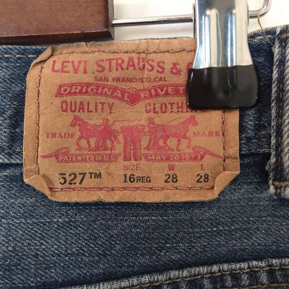 Levi's 527 boys blue five pocket bootcut jeans size (16R). - Picture 14 of 17